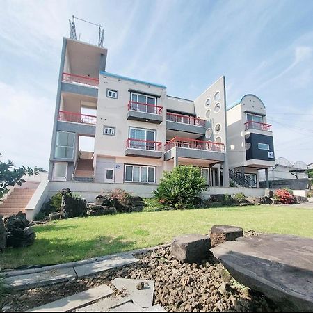 סאוגוויפו Jeju Soroan Pension מראה חיצוני תמונה