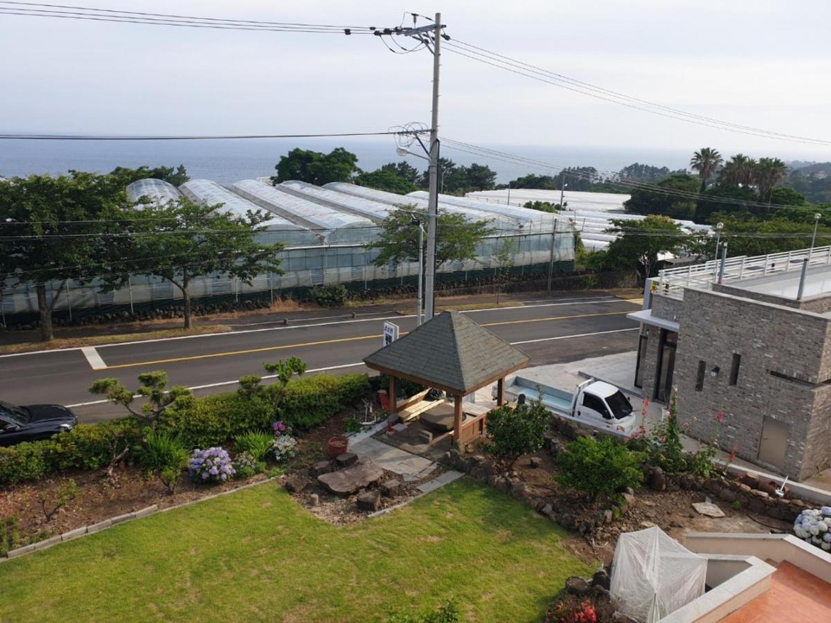 סאוגוויפו Jeju Soroan Pension מראה חיצוני תמונה