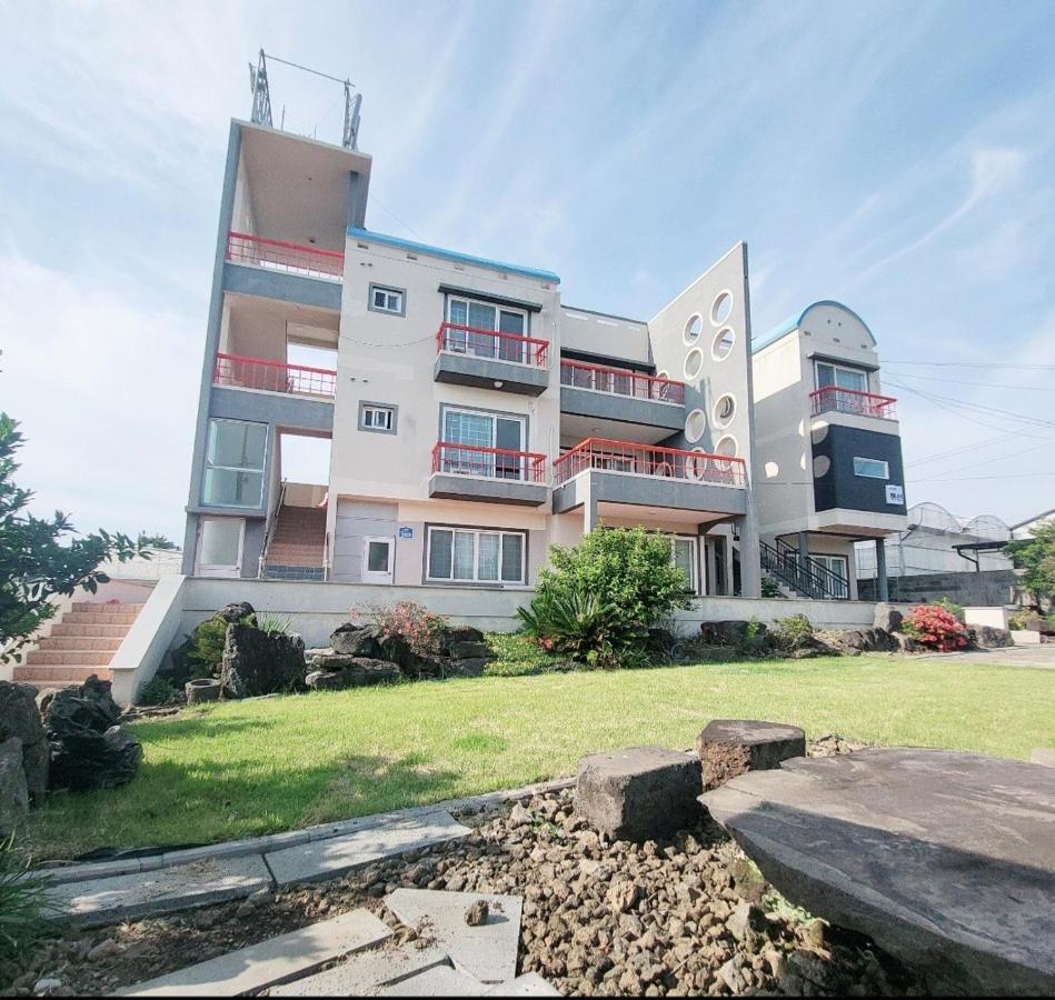 סאוגוויפו Jeju Soroan Pension מראה חיצוני תמונה