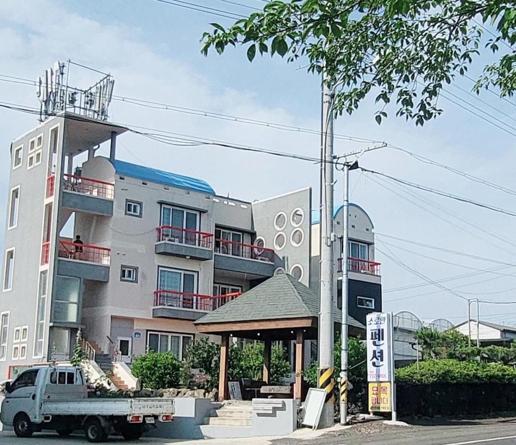 סאוגוויפו Jeju Soroan Pension מראה חיצוני תמונה