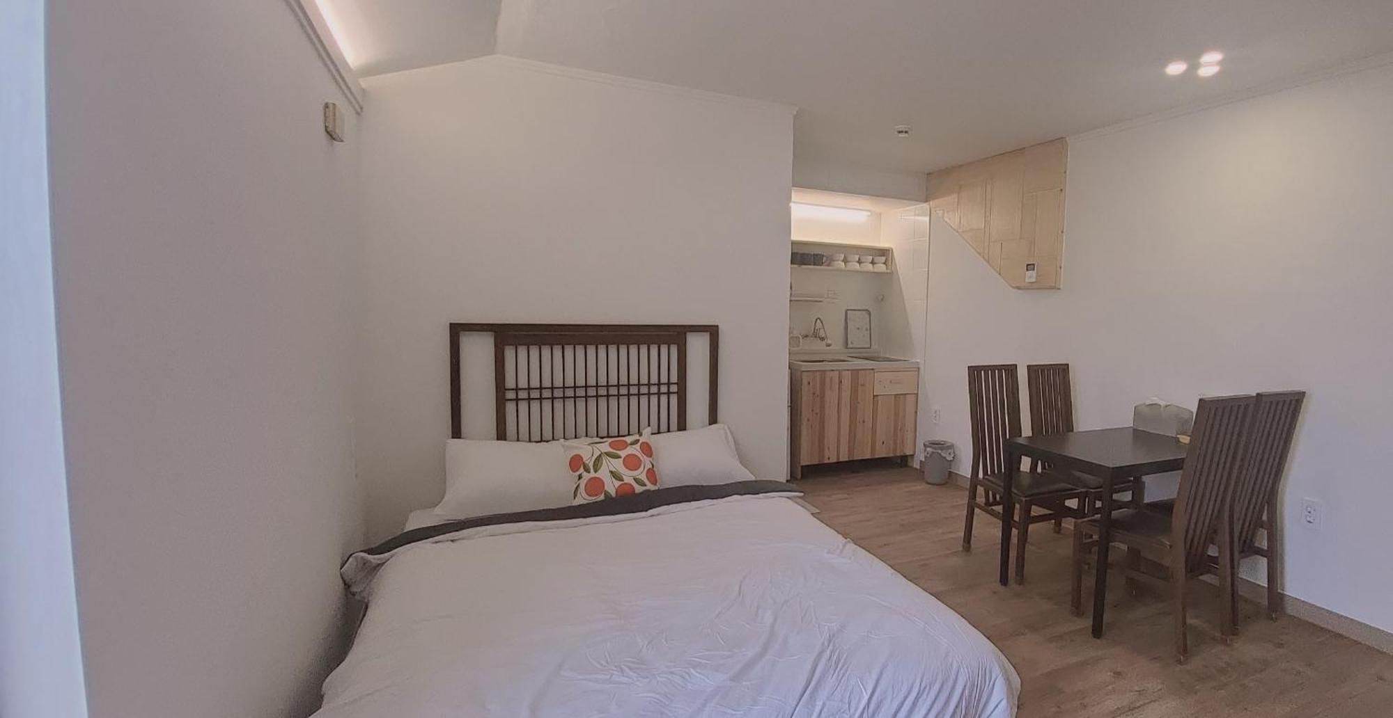 סאוגוויפו Jeju Soroan Pension מראה חיצוני תמונה