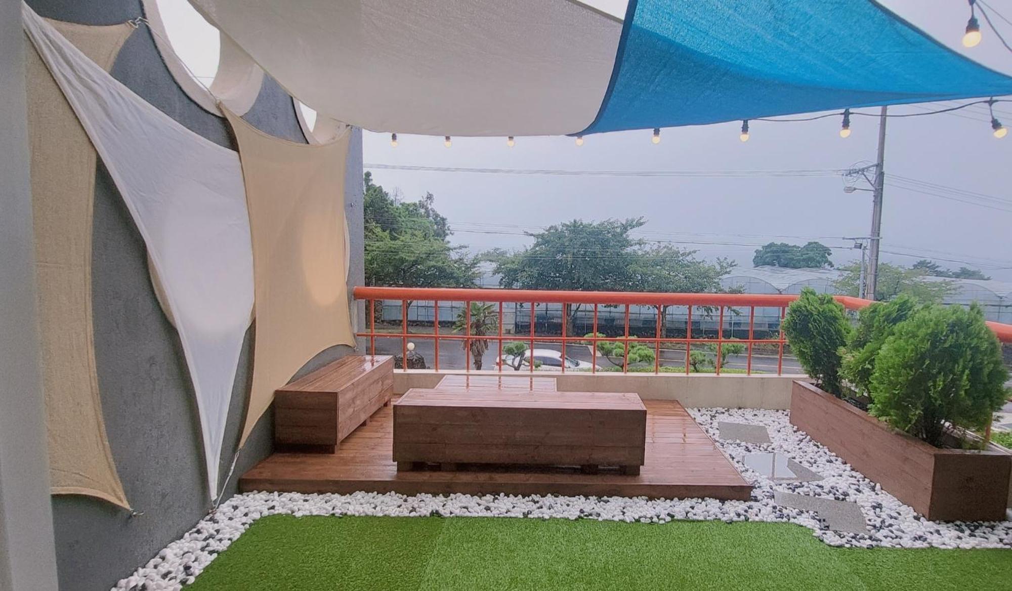 סאוגוויפו Jeju Soroan Pension מראה חיצוני תמונה
